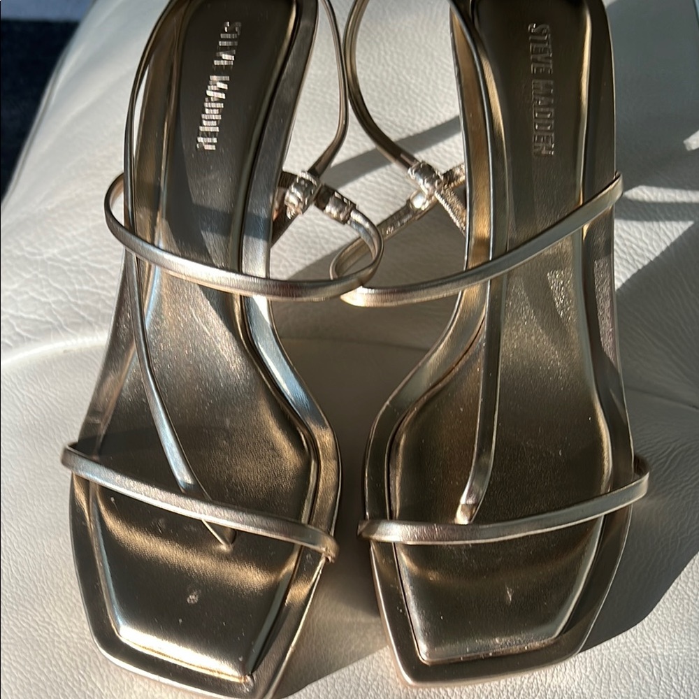 Steve Madden Lock Strappy Women's Sandals Size 7 Gold/Champagne